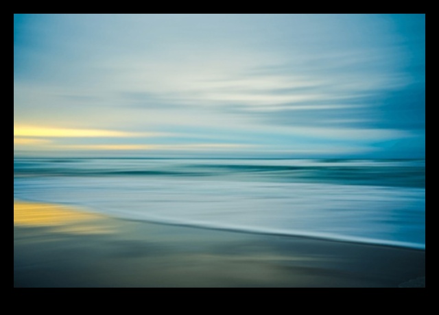 שלווה טורקיז: רוגע ערוץ עם גוונים אוקייניים