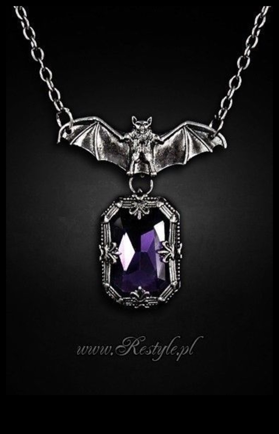 לחישות התהום: צלול לתוך חידת תכשיטים גותיים