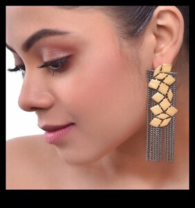 מורשת זוהרת: העבירו את הפאר המנצנץ של העגילים שלנו